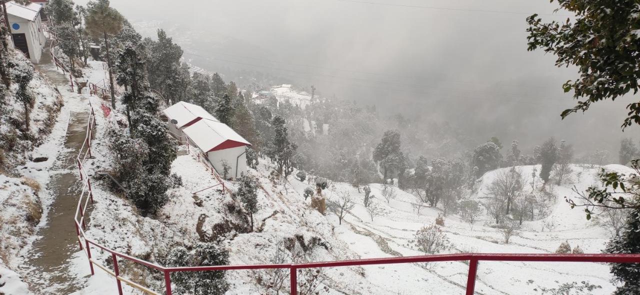 Dev Bhoomi Resort Kanatal Exterior foto