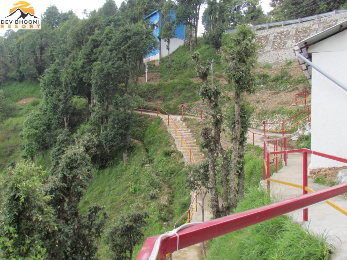 Dev Bhoomi Resort Kanatal Exterior foto